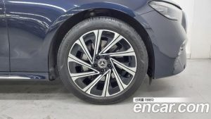 Mercedes-Benz E-Class E300 4MATIC Exclusive 2024 года из Южной Кореи
