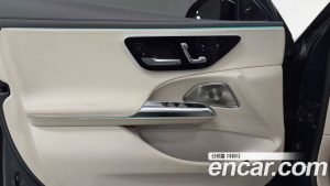 Mercedes-Benz E-Class E300 4MATIC Exclusive 2024 года из Южной Кореи