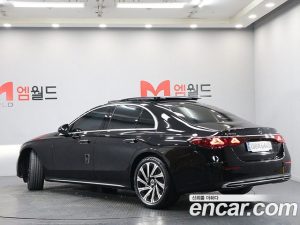 Mercedes-Benz E-Class E300 4MATIC Exclusive 2024 года из Южной Кореи
