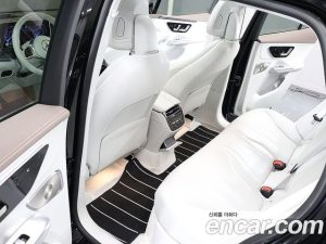 Mercedes-Benz EQE EQE500 4MATIC 2023 года из Южной Кореи