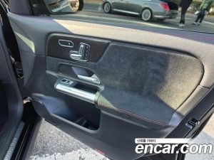 Mercedes-Benz GLA-Class GLA250 4MATIC 2023 года из Южной Кореи