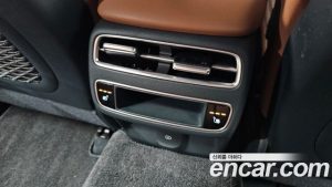 Genesis GV70 2.5T Бензин 2WD 2025 года из Южной Кореи