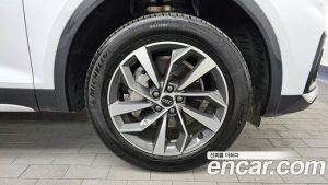 Audi Q5 40 TDI 4WD Sportback 2023 года из Южной Кореи