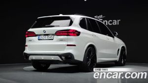 BMW X5 xDrive 40d M Sport Online Exclusive Edition 2025 года из Южной Кореи