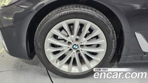 BMW 5-Series 520i Luxury 2023 года из Южной Кореи