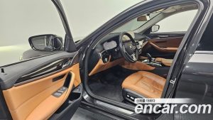 BMW 5-Series 520i Luxury 2023 года из Южной Кореи