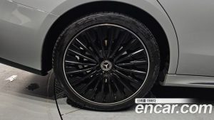Mercedes-Benz E-Class E300 4MATIC AMG Line Premium Special 2024 года из Южной Кореи
