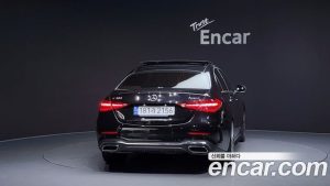Mercedes-Benz C-Class C300 4MATIC AMG Line 2024 года из Южной Кореи