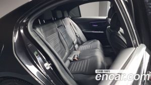 Mercedes-Benz C-Class C300 4MATIC AMG Line 2024 года из Южной Кореи