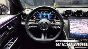 Mercedes-Benz C-Class C300 4MATIC AMG Line 2024 года из Южной Кореи
