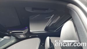 Mercedes-Benz C-Class C300 4MATIC AMG Line 2024 года из Южной Кореи