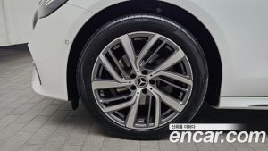 Mercedes-Benz E-Class E220d 4MATIC Exclusive 2025 года из Южной Кореи