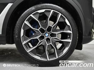 BMW X7 xDrive 40i M Sport 6 2024 года из Южной Кореи