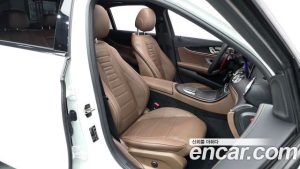 Mercedes-Benz E-Class E250 AMG Line 2023 года из Южной Кореи