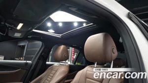 Mercedes-Benz E-Class E250 AMG Line 2023 года из Южной Кореи