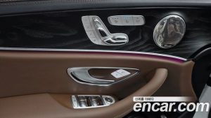 Mercedes-Benz E-Class E250 AMG Line 2023 года из Южной Кореи