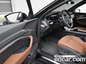 Audi Q8 e-tron 55 4WD 2024 года из Южной Кореи