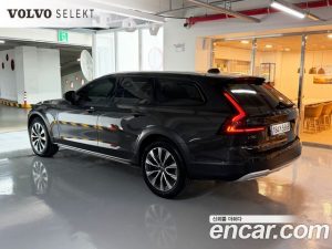 Volvo V90 B5 ULTIMATE AWD 2024 года из Южной Кореи