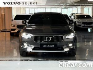 Volvo V90 B5 ULTIMATE AWD 2024 года из Южной Кореи