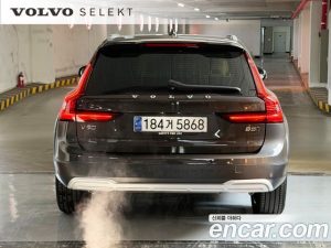 Volvo V90 B5 ULTIMATE AWD 2024 года из Южной Кореи