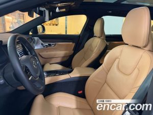 Volvo V90 B5 ULTIMATE AWD 2024 года из Южной Кореи
