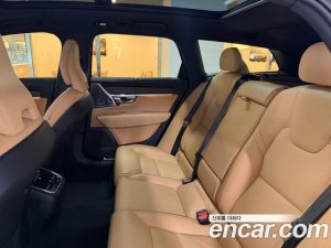 Volvo V90 B5 ULTIMATE AWD 2024 года из Южной Кореи