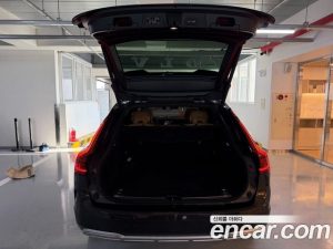 Volvo V90 B5 ULTIMATE AWD 2024 года из Южной Кореи