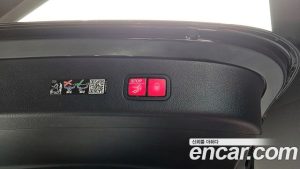 Mercedes-Benz GLC-Class GLC300 4MATIC Avantgarde 2025 года из Южной Кореи
