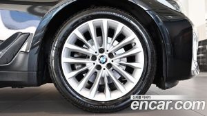 BMW 5-Series 520i Luxury 2023 года из Южной Кореи