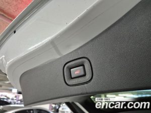 Renault-KoreaSamsung QM6 2.0 GDe Premiere 2WD 2023 года из Южной Кореи