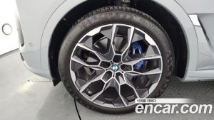 BMW X7 xDrive 40i M Sport 6 2024 года из Южной Кореи