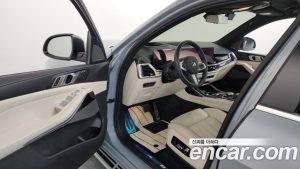 BMW X7 xDrive 40i M Sport 6 2024 года из Южной Кореи