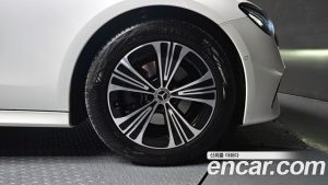 Mercedes-Benz E-Class E200 Avantgarde 2025 года из Южной Кореи