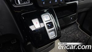 Hyundai Staria 4WD Lounge 9-Seater 2025 года из Южной Кореи