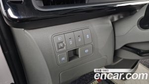 Hyundai Staria 4WD Lounge 9-Seater 2025 года из Южной Кореи