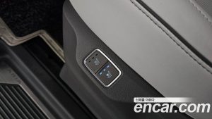 Hyundai Staria 4WD Lounge 9-Seater 2025 года из Южной Кореи