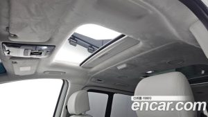 Hyundai Staria 4WD Lounge 9-Seater 2025 года из Южной Кореи