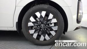 Hyundai Staria 4WD Lounge 9-Seater 2025 года из Южной Кореи