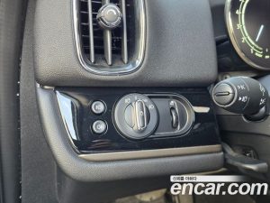 Mini Countryman CLASSIC Plus COMFORT PACK 2023 года из Южной Кореи