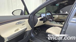 Genesis GV70 2.5T Бензин AWD 2025 года из Южной Кореи