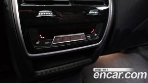 BMW X6 xDrive40d M Sport Online Exclusive 2025 года из Южной Кореи
