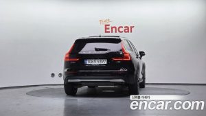 Volvo V60 B5 ULTIMATE AWD 2024 года из Южной Кореи