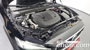 Volvo V60 B5 ULTIMATE AWD 2024 года из Южной Кореи