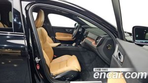 Volvo V60 B5 ULTIMATE AWD 2024 года из Южной Кореи