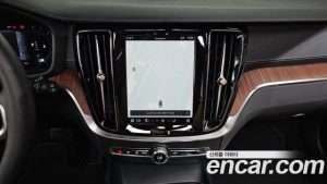 Volvo V60 B5 ULTIMATE AWD 2024 года из Южной Кореи