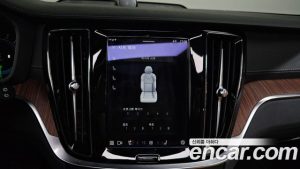 Volvo V60 B5 ULTIMATE AWD 2024 года из Южной Кореи