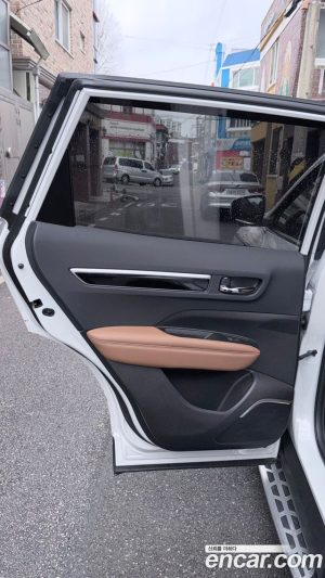 Renault-KoreaSamsung QM6 Бензин 2WD RE Signature 2025 года из Южной Кореи