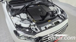 Mercedes-Benz E-Class E300 4MATIC Exclusive 2025 года из Южной Кореи