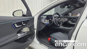 Mercedes-Benz E-Class E300 4MATIC Exclusive 2025 года из Южной Кореи