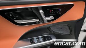 Mercedes-Benz C-Class C200 AMG Line 2025 года из Южной Кореи